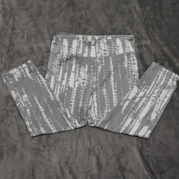 Danskin Pants - EUC Danskin Capri Leggings